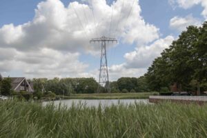 Hoogeweg elektriciteitsmast Reitdiep Groningen